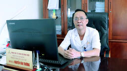 Thầy thuốc ưu tú, bác sĩ Chuyên khoa I Nguyễn Văn Trường hết lòng vì sức khỏe nhân dân